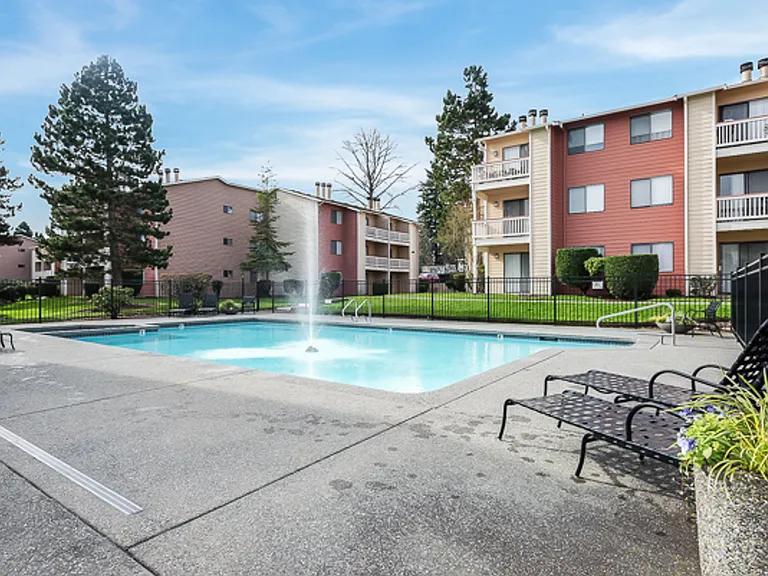 Crystal Springs Apartments — Photo 25