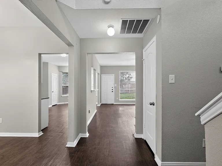 2740 Windswept Ln — Photo 10