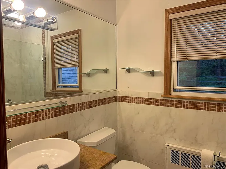 2 Stuart Dr — Photo 9