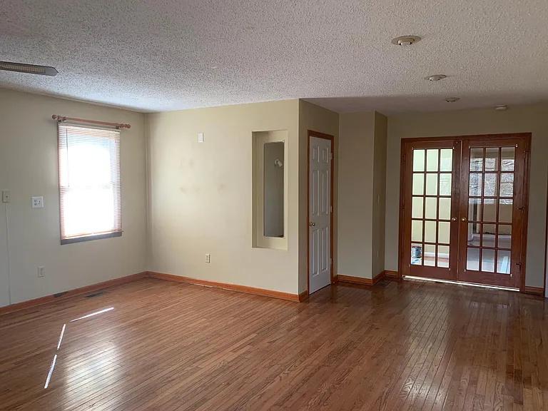 20 Spring Dr — Photo 6