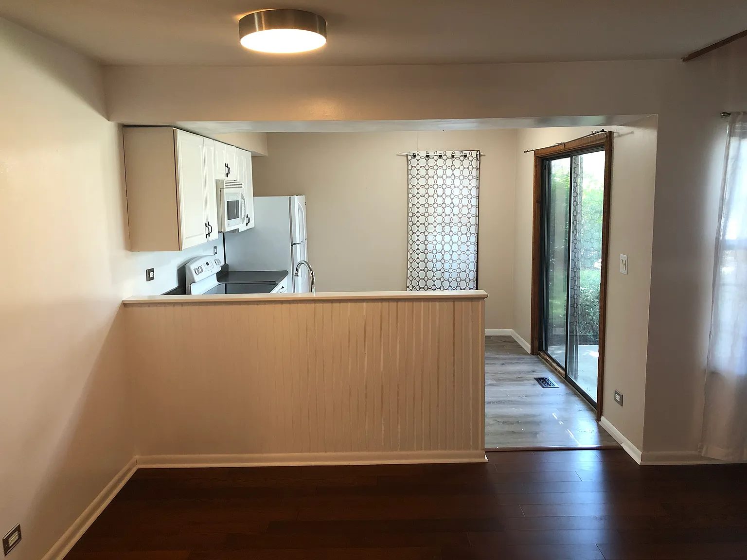 2 bed, 1162 sqft, $2,200 — Photo 3