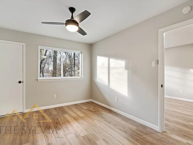 Gorgeous Renovated 1 & 2 Bedroom Apartment @ 1512 Court — Photo 14
