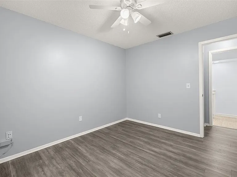 3257 Laurel Dale Dr — Photo 20