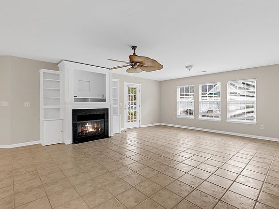4th image of 4440 Lady Banks Ln. #10B