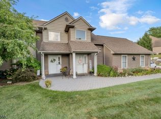 16 Clubhouse Rd #16, Hamburg, NJ 07419