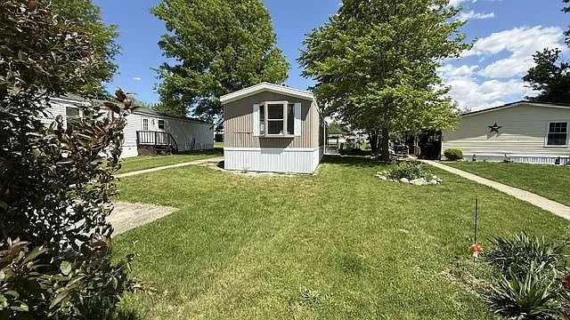 1216 S Bloomington St — Photo 29