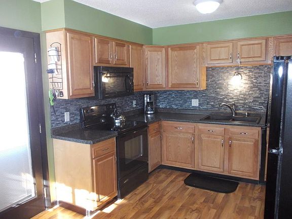 5th image of 608 10th Ave NW