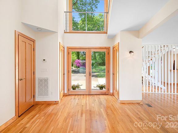 5th image of 5044 Beachside Pl