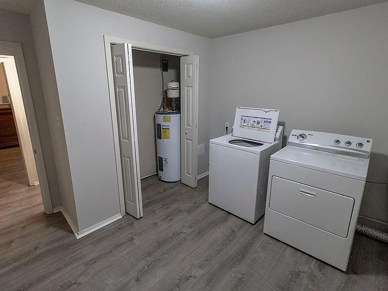 204 Wheaton Ct — Photo 28
