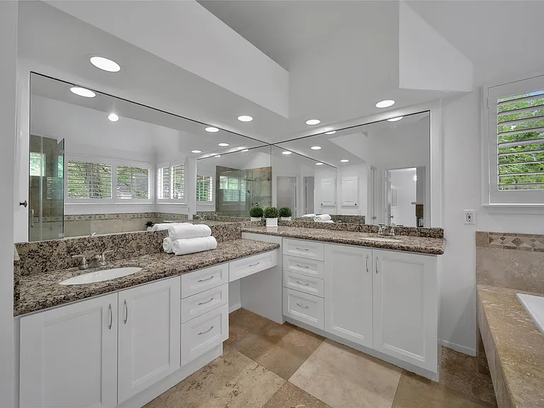 7 Churchdale Pl — Photo 31