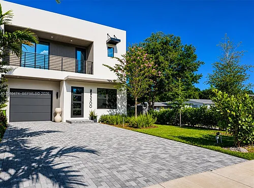3300 SW 15th Ave Photo 1