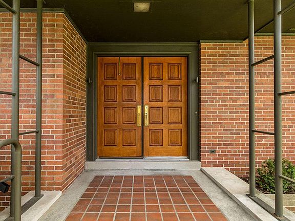 3rd image of 2909 Asbury Dr