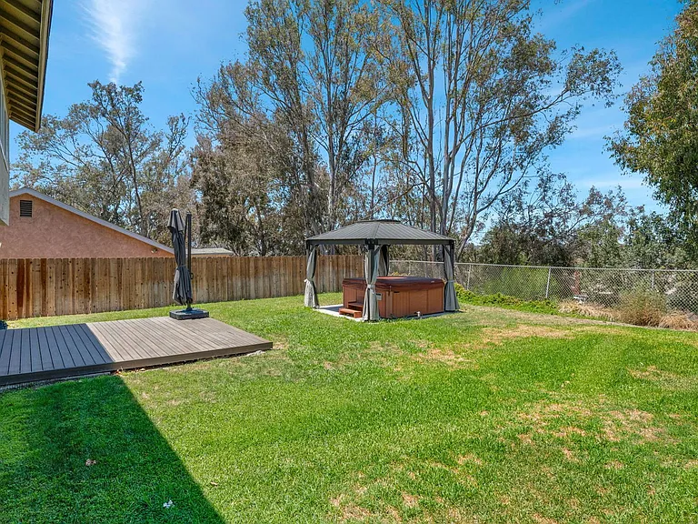 5954 Flipper Dr — Photo 14