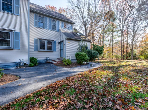 35 Santuit Pond Way #4C, Mashpee, MA 02649