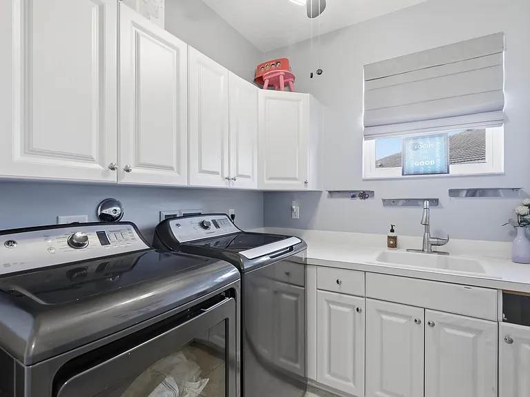 11585 SW Fieldstone Way — Photo 36