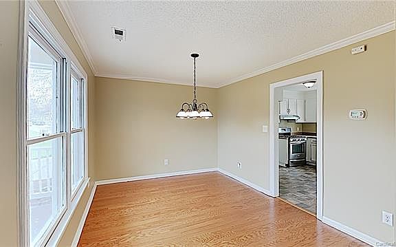 2nd image of 2428 Haybrook Ln