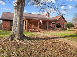 37 Eastgate Dr, Brandon, MS 39042