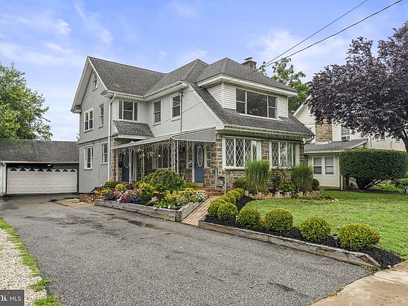 2nd image of 734 Concord Ave