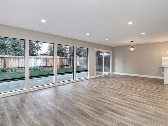 3rd image of 2117 Espana Ct