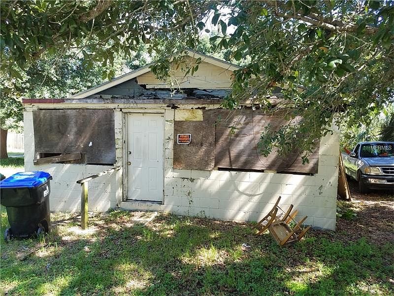 2nd image of 14833 Ticknor St