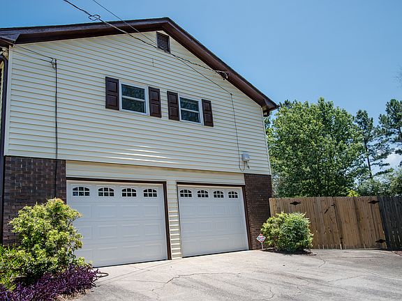 5th image of 2256 Stoney Ford Dr NE