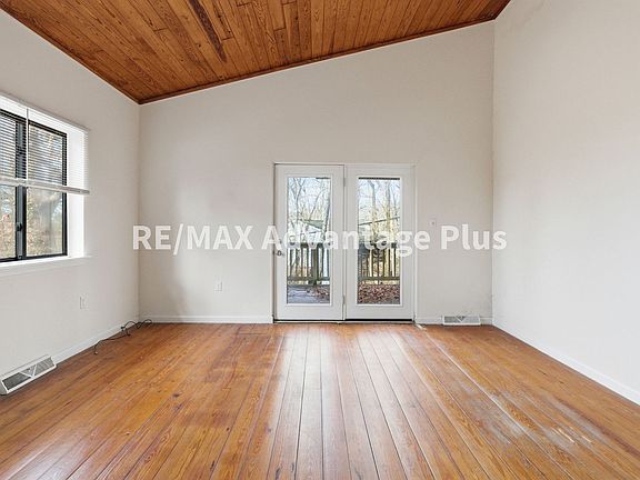 5th image of 818 Early St Unit B
