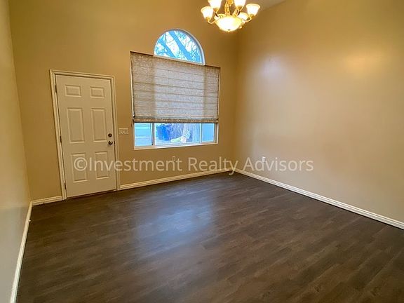 5th image of 2275 E Arbor Ln