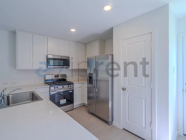 31416 Pratola Serra Cir — Photo 11