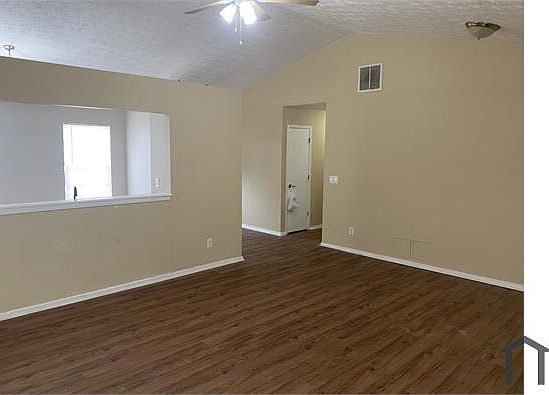 4th image of 1956 Longwood Ct