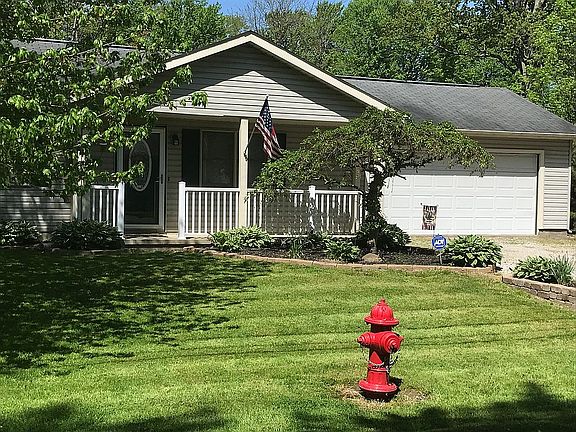4th image of 1550 Grove Ave
