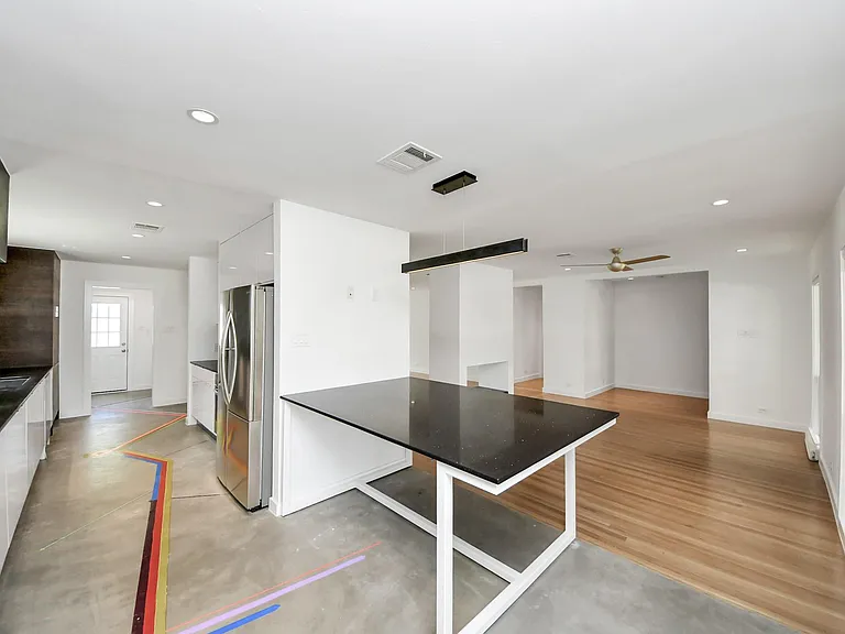 7610 Highmeadow Dr — Photo 28
