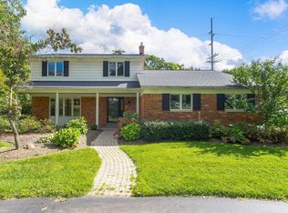 1136 Brewster Rd, Rochester Hills, MI 48306