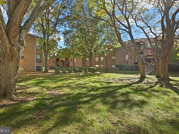 2nd image of 16 Silverwood Cir APT 7