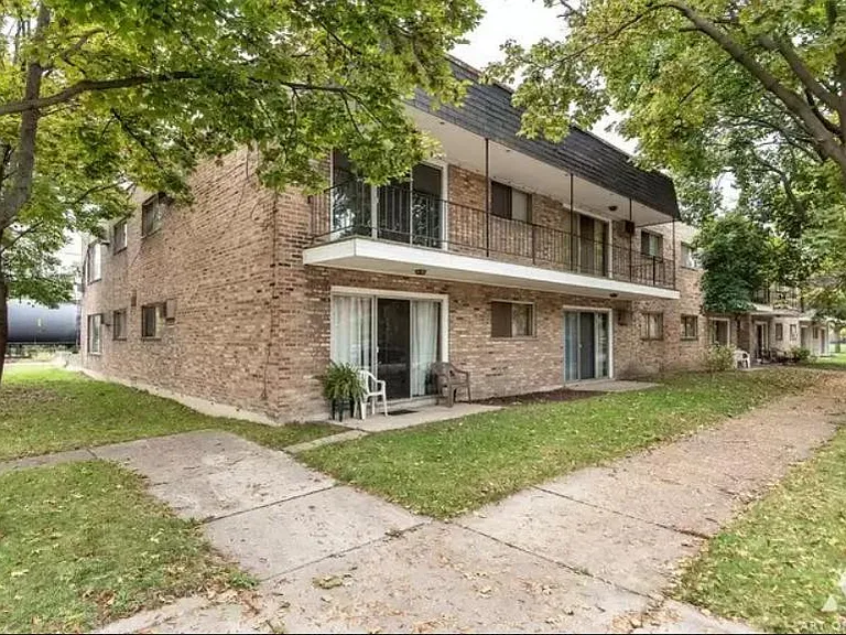 11201 S Langley Ave #2H — Photo 9