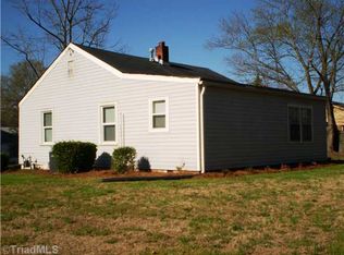 1121 Countryside Dr, High Point, NC 27265