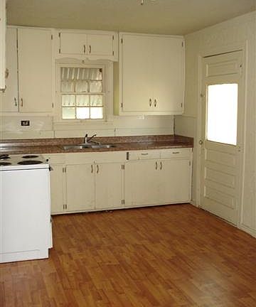 5th image of 206 W Pine Ave
