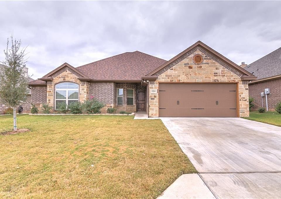 1st image of 124 Donna Cir