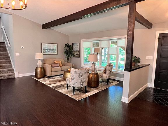 5th image of 704 Echo Dr