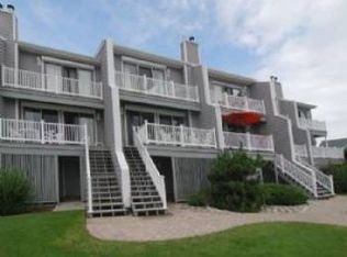 787 Ocean Rd APT 4, Narragansett, RI 02882