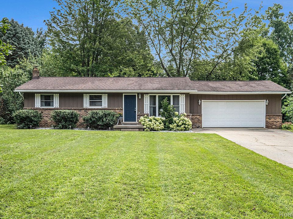 1st image of 1664 Woodbine Dr