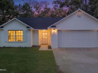 8820 Mermaid Ave, Ocean Springs, MS 39564