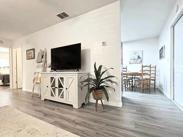 6500 SW 60th Ave — Photo 6