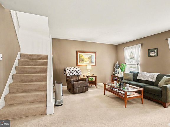 4th image of 300 Lopax Rd