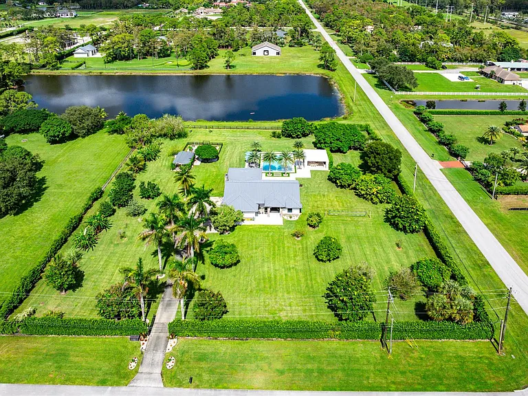 11173 Manatee Ter — Photo 51