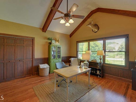 5th image of 522 Brown Dr