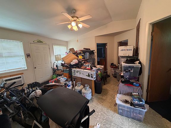 3rd image of 577 Mercer Rd