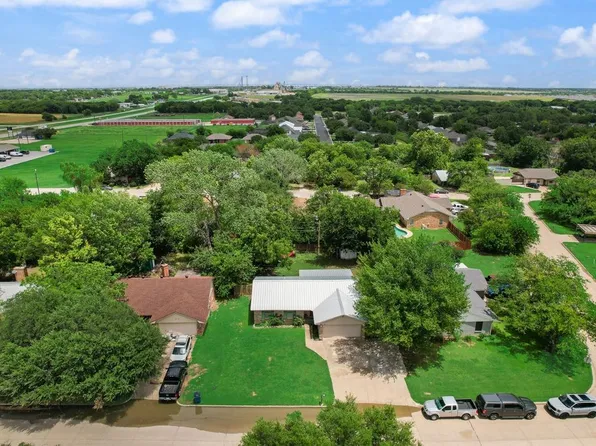 802 N Spears St, Alvarado, TX 76009