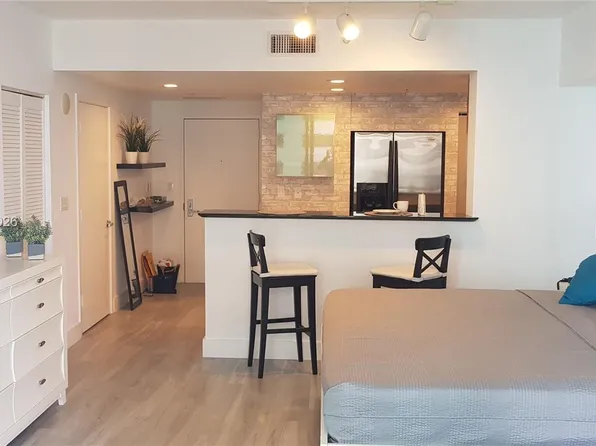 335 Biscayne Blvd #1706, Miami, FL 33131