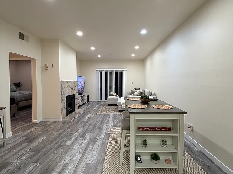 2900 Fairway Ave — Photo 3
