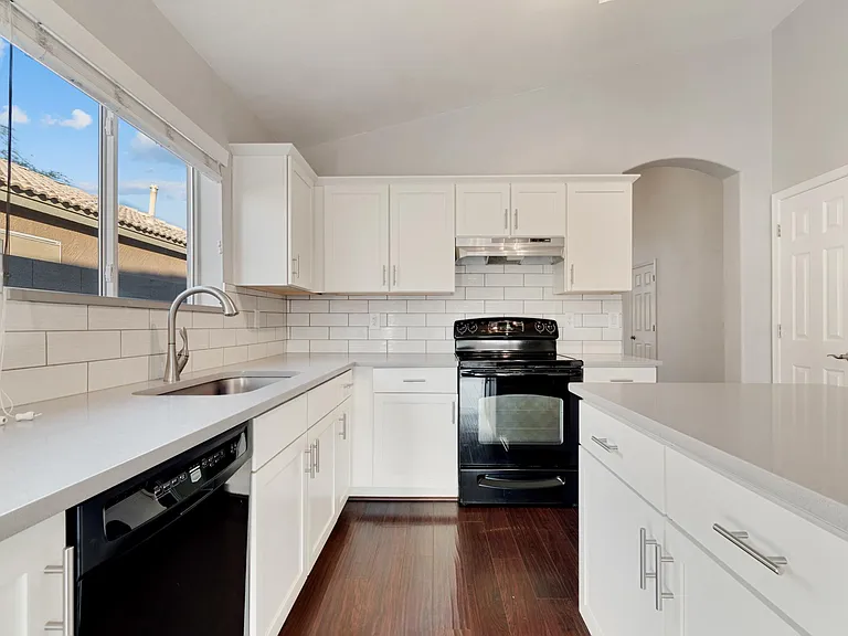 5912 S Brittany Ln — Photo 7